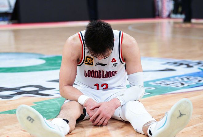  郭艾伦2021年比赛 